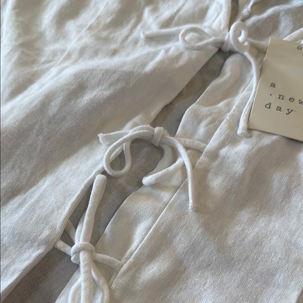 A New Day White Tie Front Fitted Tank Top - Picture 3 of 4